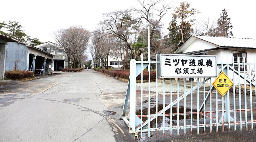 敷地内の様子（正門）