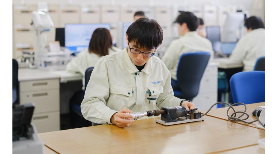 先輩社員3