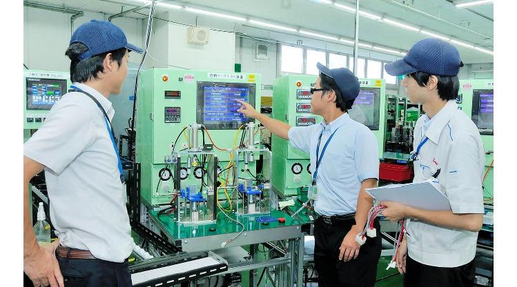 メカトロニクス事業部工場内