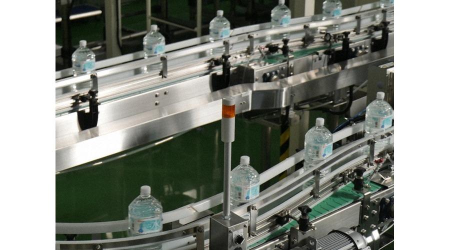 飲料水の生産ライン
