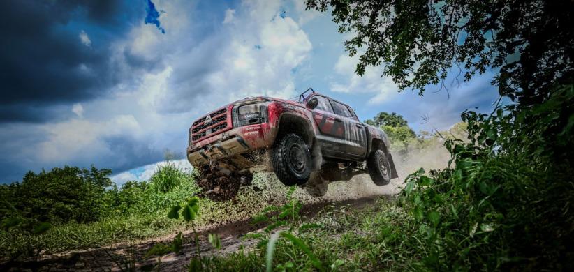 三菱自動車工業株式会社