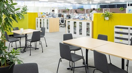 本社オフィスはフリーアドレス