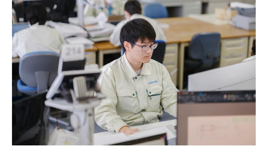 先輩社員1